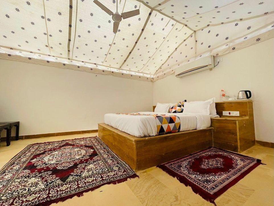 Saffron Heritage Desert Camp Jaisalmer Rom bilde